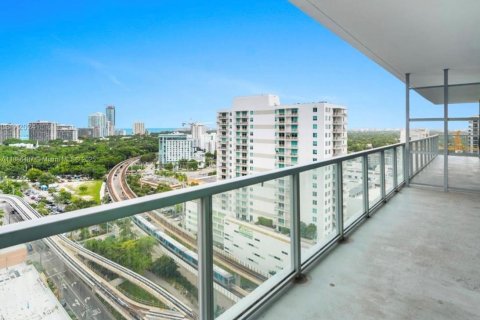 Condo in Miami, Florida, 1 bedroom  № 1933444 - photo 5
