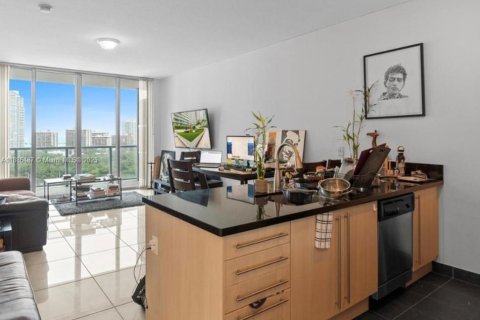 Condo in Miami, Florida, 1 bedroom  № 1933444 - photo 20