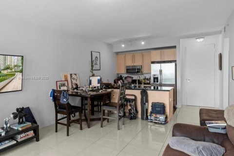 Condo in Miami, Florida, 1 bedroom  № 1933444 - photo 21