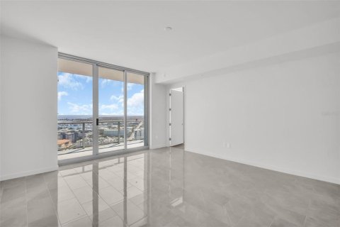 Condominio en venta en Saint Petersburg, Florida, 3 dormitorios, 180.97 m2 № 2229630 - foto 10
