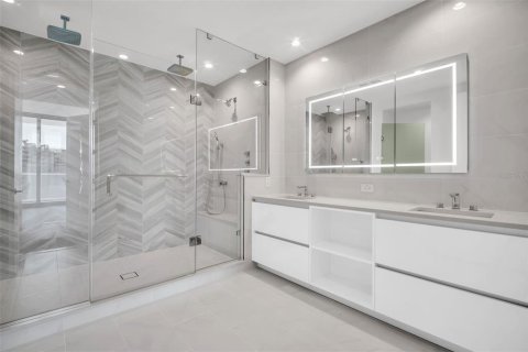 Condominio en venta en Saint Petersburg, Florida, 3 dormitorios, 180.97 m2 № 2229630 - foto 25