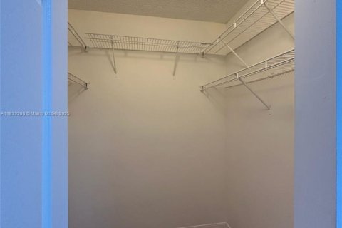 Condo in Homestead, Florida, 2 bedrooms  № 1818063 - photo 11