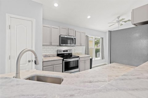 House in Merrit Island, Florida 3 bedrooms, 130.16 sq.m. № 1717365 - photo 4