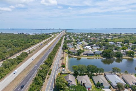 House in Merrit Island, Florida 3 bedrooms, 130.16 sq.m. № 1717365 - photo 17