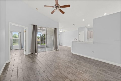 House in Merrit Island, Florida 3 bedrooms, 130.16 sq.m. № 1717365 - photo 3