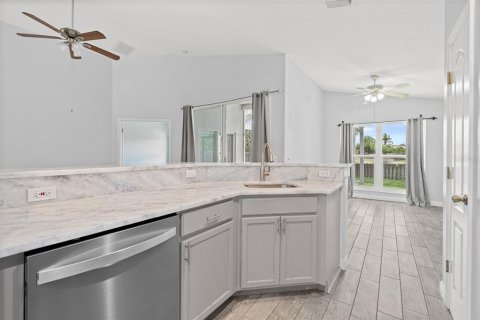 House in Merrit Island, Florida 3 bedrooms, 130.16 sq.m. № 1717365 - photo 5