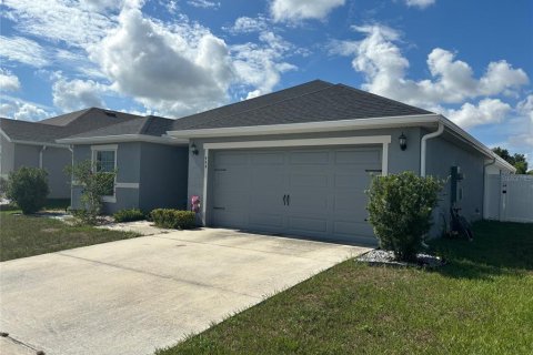 House in Haines City, Florida 4 bedrooms, 190.73 sq.m. № 1915446 - photo 3