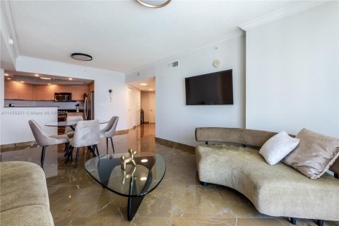 Condo in Sunny Isles Beach, Florida, 2 bedrooms  № 2018475 - photo 6