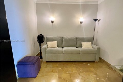 Condo in Sunny Isles Beach, Florida, 2 bedrooms  № 2018475 - photo 30