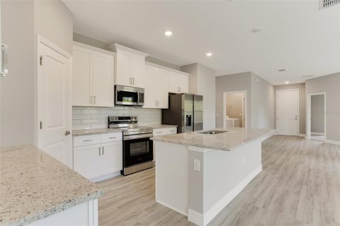 House in North Port, Florida 4 bedrooms, 184.88 sq.m. № 1723327 - photo 9