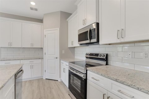 House in North Port, Florida 4 bedrooms, 184.88 sq.m. № 1723327 - photo 8