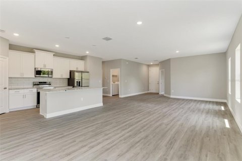 House in North Port, Florida 4 bedrooms, 184.88 sq.m. № 1723327 - photo 6