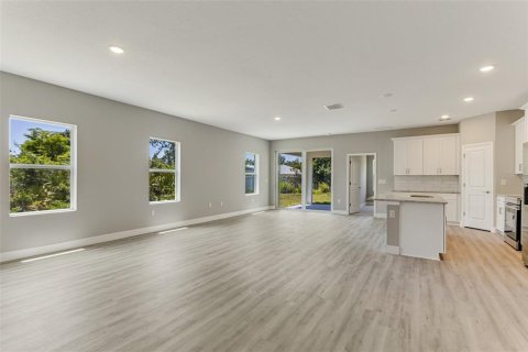 House in North Port, Florida 4 bedrooms, 184.88 sq.m. № 1723327 - photo 3