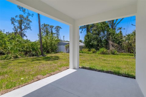 House in North Port, Florida 4 bedrooms, 184.88 sq.m. № 1723327 - photo 29