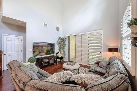 Townhouse in Palm Harbor, Florida 3 bedrooms, 209.03 sq.m. № 2114464 - photo 17