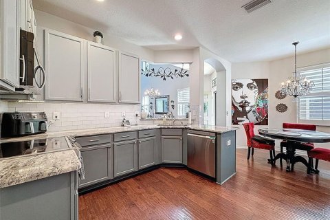 Townhouse in Palm Harbor, Florida 3 bedrooms, 209.03 sq.m. № 2114464 - photo 12