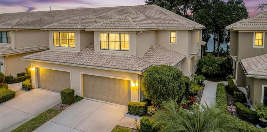 Townhouse in Palm Harbor, Florida 3 bedrooms, 209.03 sq.m. № 2114464