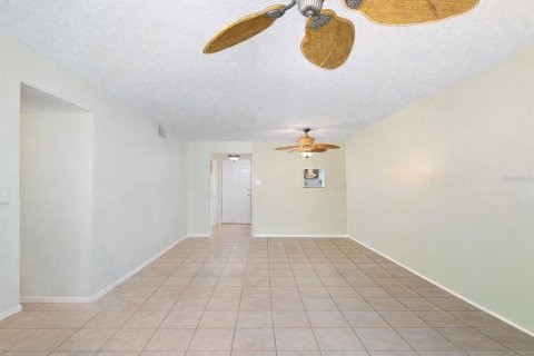 Copropriété à vendre à Sarasota, Floride: 2 chambres, 112.5 m2 № 2212745 - photo 19