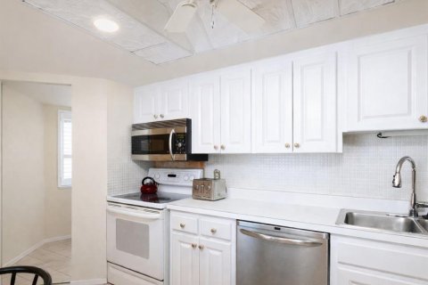 Copropriété à vendre à Sarasota, Floride: 2 chambres, 112.5 m2 № 2212745 - photo 9