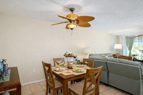Copropriété à vendre à Sarasota, Floride: 2 chambres, 112.5 m2 № 2212745 - photo 13