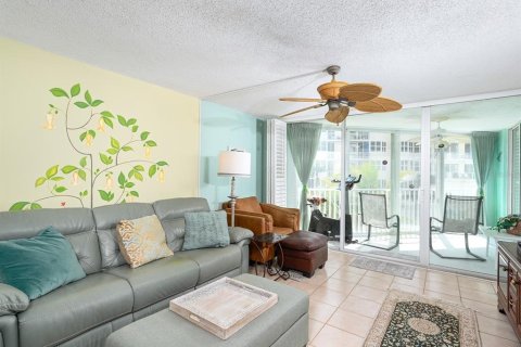 Copropriété à vendre à Sarasota, Floride: 2 chambres, 112.5 m2 № 2212745 - photo 16