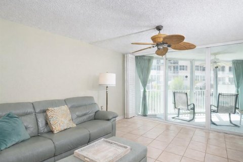 Copropriété à vendre à Sarasota, Floride: 2 chambres, 112.5 m2 № 2212745 - photo 15