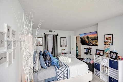 Condominio en venta en North Bay Village, Florida, 2 dormitorios, 95.69 m2 № 1753908 - foto 24