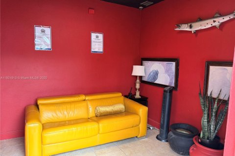 Commercial property in Miami, Florida № 2082763 - photo 3