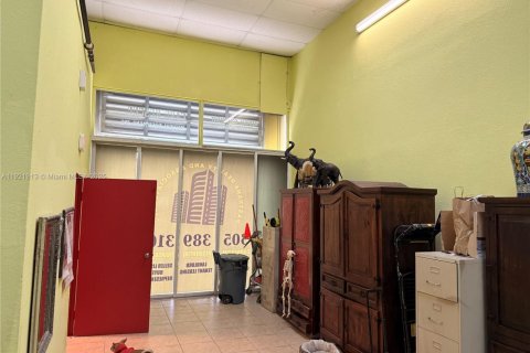 Commercial property in Miami, Florida № 2082763 - photo 10