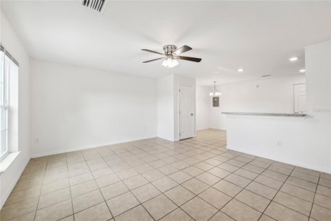 Снять в аренду таунхаус в Киссимми, Флорида 3 комнаты, 112.69м2, № 1426359 - фото 4
