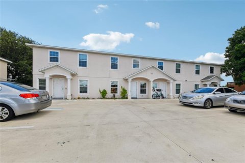 Снять в аренду таунхаус в Киссимми, Флорида 3 комнаты, 112.69м2, № 1426359 - фото 2