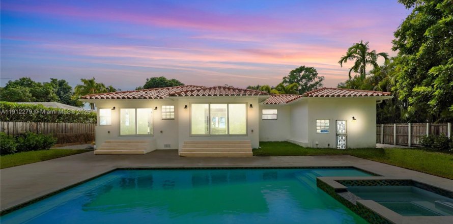 Villa ou maison à Miami Shores, Floride 3 chambres, 204.38 m2 № 1966819