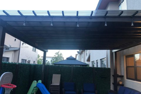Touwnhouse à vendre à Doral, Floride: 3 chambres, 177.44 m2 № 1920112 - photo 6
