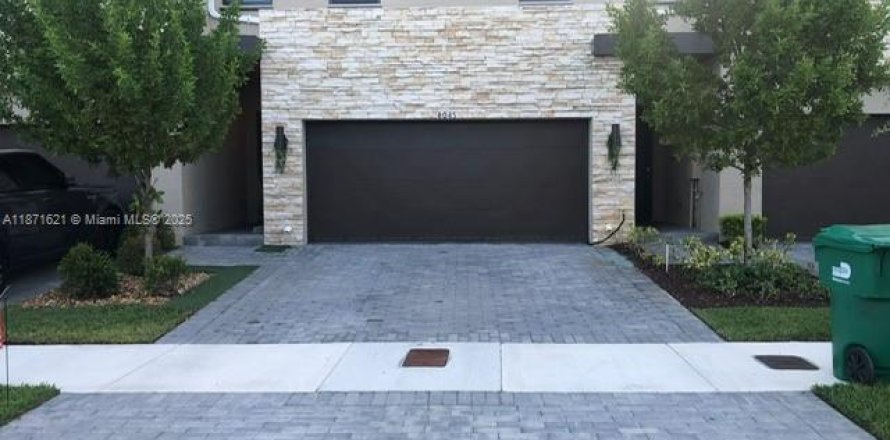 Touwnhouse à Doral, Floride 3 chambres, 177.44 m2 № 1920112