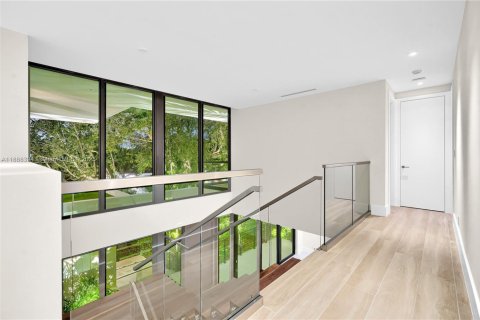 House in Key Biscayne, Florida 5 bedrooms, 332.96 sq.m. № 1940989 - photo 18