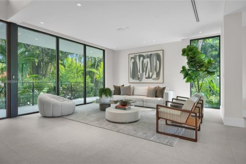 House in Key Biscayne, Florida 5 bedrooms, 332.96 sq.m. № 1940989 - photo 9