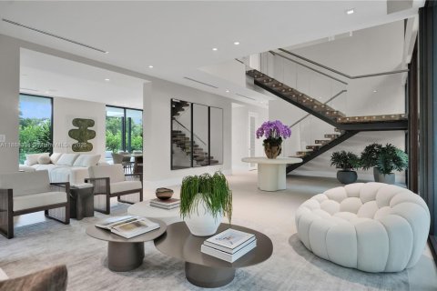 House in Key Biscayne, Florida 5 bedrooms, 332.96 sq.m. № 1940989 - photo 1