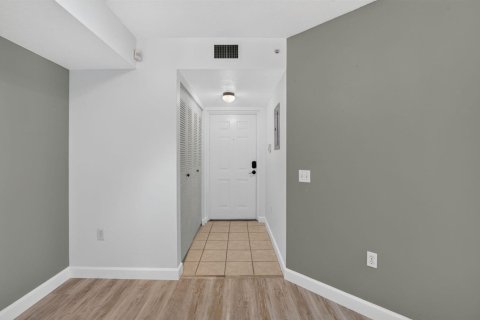 Condo in Boynton Beach, Florida, 2 bedrooms  № 2420748 - photo 5