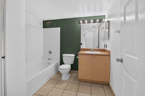 Condo in Boynton Beach, Florida, 2 bedrooms  № 2420748 - photo 25