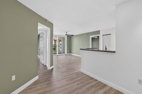 Condo in Boynton Beach, Florida, 2 bedrooms  № 2420748 - photo 6