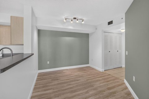 Condo in Boynton Beach, Florida, 2 bedrooms  № 2420748 - photo 10