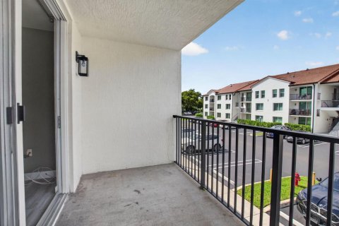 Condo in Boynton Beach, Florida, 2 bedrooms  № 2420748 - photo 29