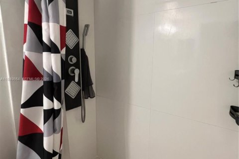 Снять в аренду кондоминиум в Майами, Флорида 2 спальни, 84.45м2, № 2005723 - фото 6