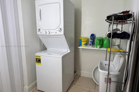 Снять в аренду кондоминиум в Майами, Флорида 2 спальни, 84.45м2, № 2005723 - фото 7