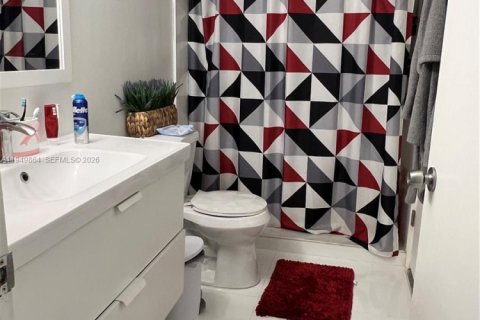 Снять в аренду кондоминиум в Майами, Флорида 2 спальни, 84.45м2, № 2005723 - фото 5