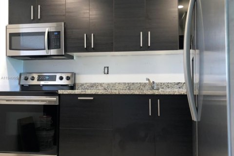 Кондоминиум с 2 спальнями в Майами, Флорида № 2005723