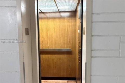 Copropriété à louer à Miami, Floride: 1 chambre, 54.91 m2 № 2385093 - photo 14