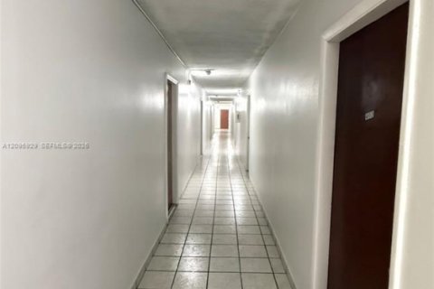 Copropriété à louer à Miami, Floride: 1 chambre, 54.91 m2 № 2385093 - photo 5