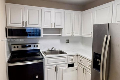 Copropriété à louer à Miami, Floride: 1 chambre, 54.91 m2 № 2385093 - photo 7