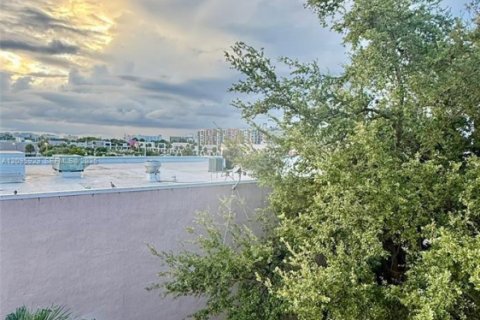 Copropriété à louer à Miami, Floride: 1 chambre, 54.91 m2 № 2385093 - photo 8